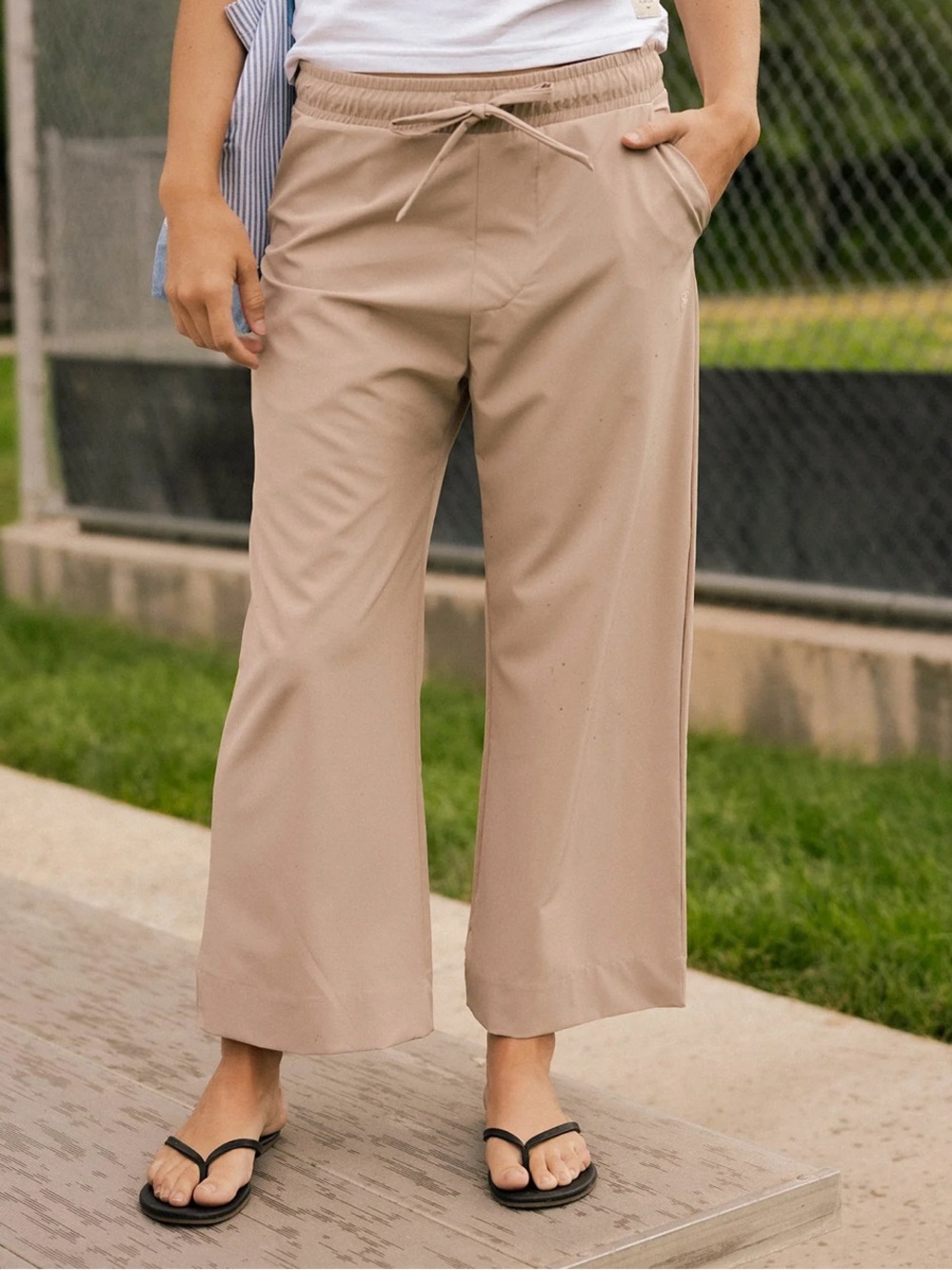 Albion Audrey Cropped Wide-Leg Drawstring Pants - Cobbkestone